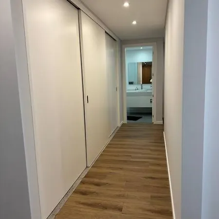 Deluxe Bay View Камара-де-Лобуш