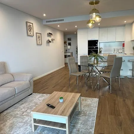 Deluxe Bay View Апартаменты *