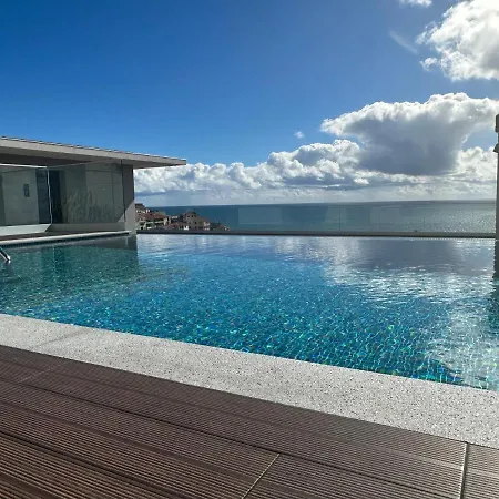 Deluxe Bay View * Камара-де-Лобуш