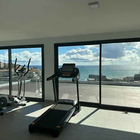 Deluxe Bay View * Камара-де-Лобуш