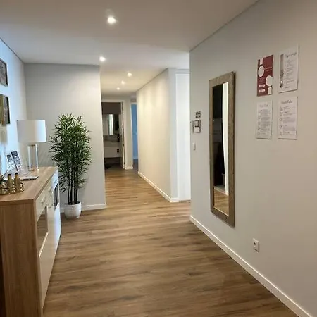 Deluxe Bay View Apartment