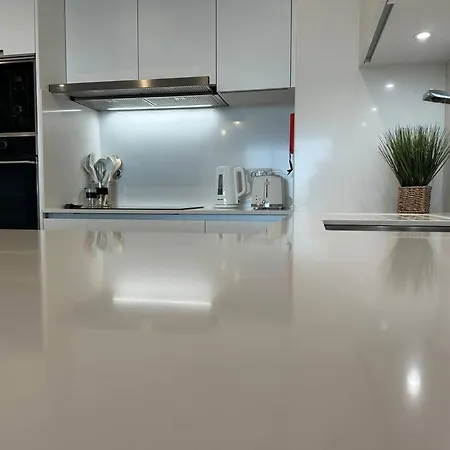 Deluxe Bay View Apartmán *